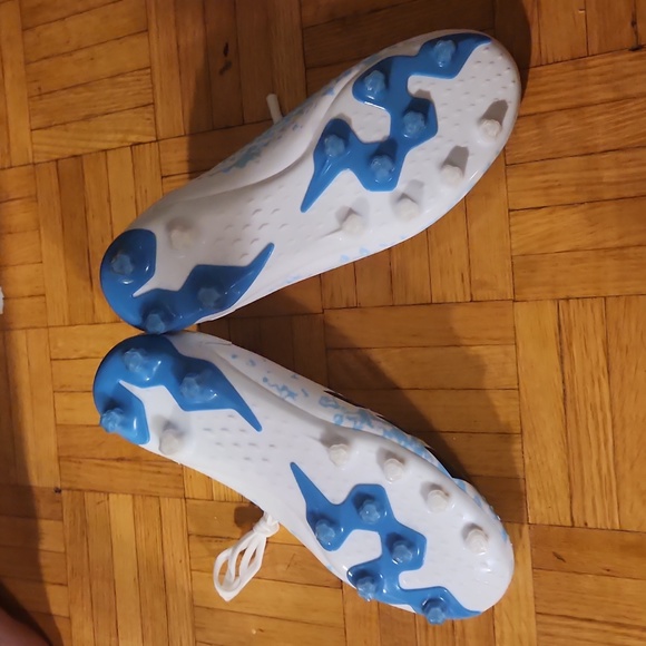 Adidas Soccer boots - Picture 3 of 4